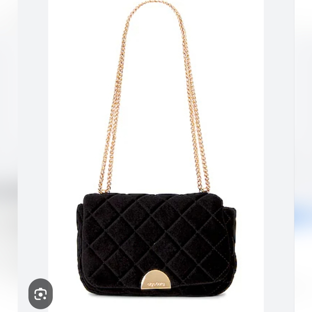 NWOT Olga Berg Black Quilted Crossbody Bag with Gold Chain